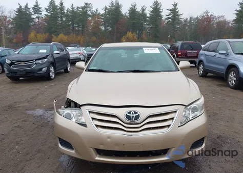 2011 Toyota Camry Le z USA, uszkodzony, nr VIN 4T1BF3EK9BU152644